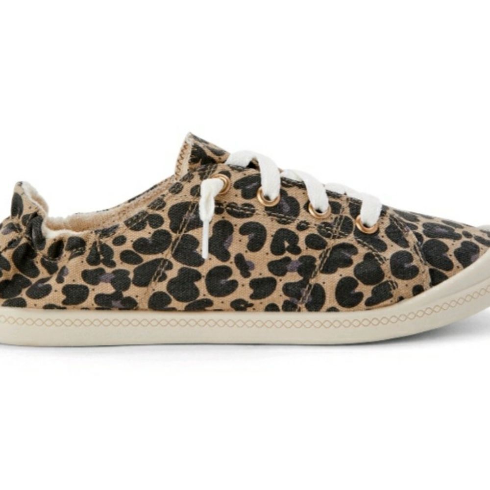 ^ Leapard print 7.5 W womens casual scrunch back sneaker
